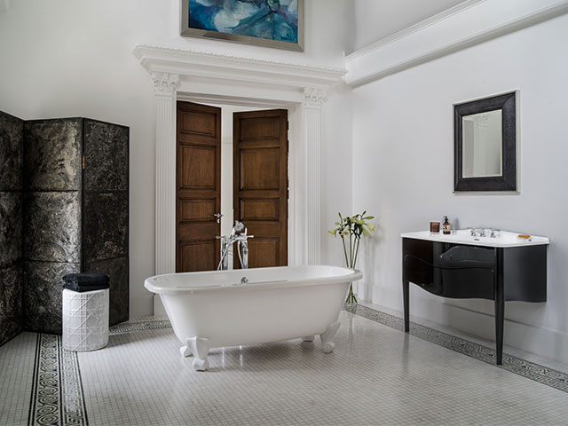 A roll top bath is the epitome of faded glamour
